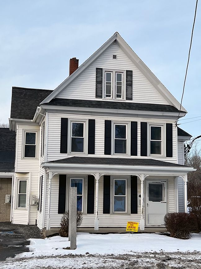 617 Water St, Gardiner, ME 04345